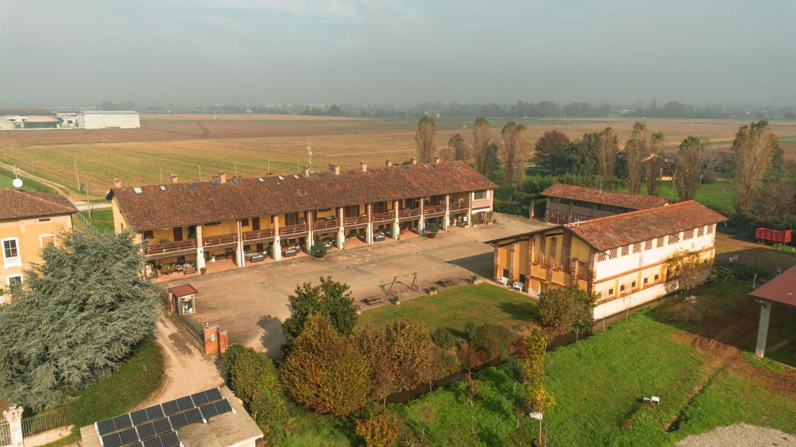 Agriturismo Bassanella Treviglio Exterior foto